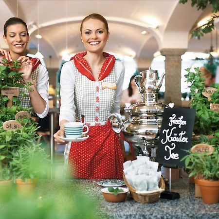 Landzeit Restaurant Voralpenkreuz Hotel Sattledt Luaran gambar