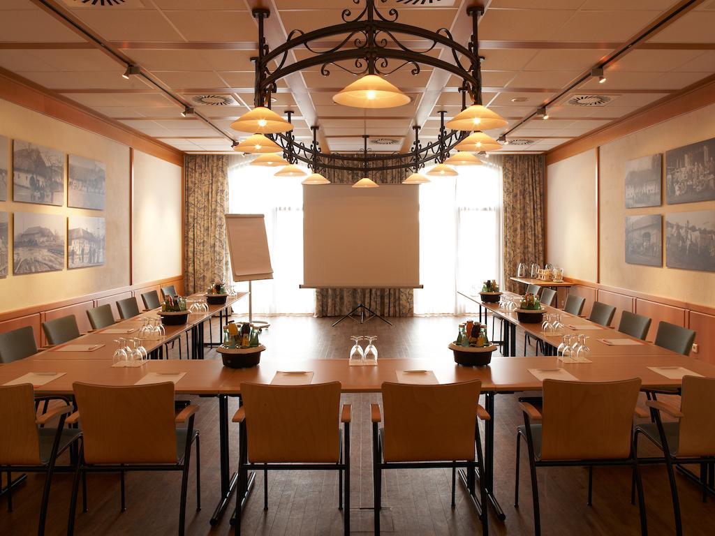 Landzeit Restaurant Voralpenkreuz Hotel Sattledt Luaran gambar