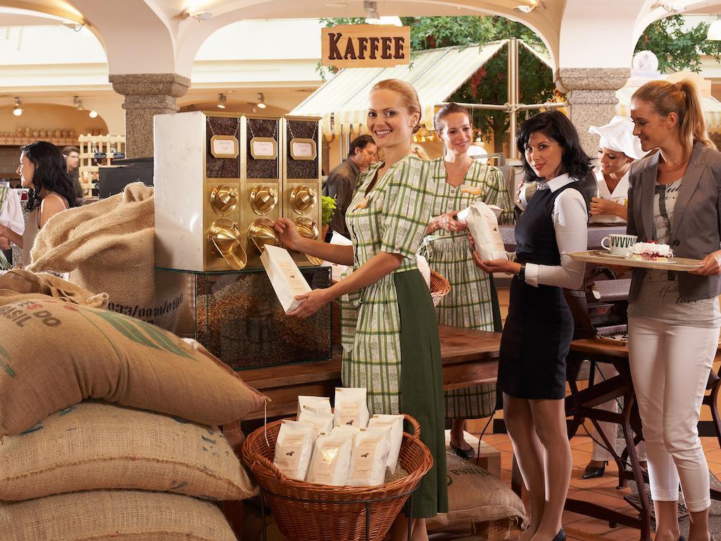 Landzeit Restaurant Voralpenkreuz Hotel Sattledt Luaran gambar